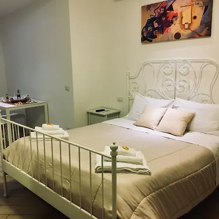 Holiday Garibaldi 나폴리