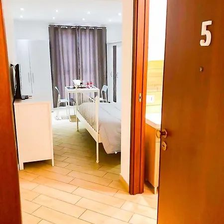 Holiday Garibaldi 나폴리