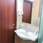Nocleg ze śniadaniem Holiday Garibaldi Neapol